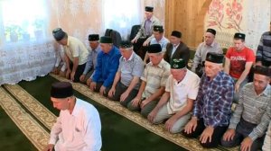 Намаз в мечети села Бизяки