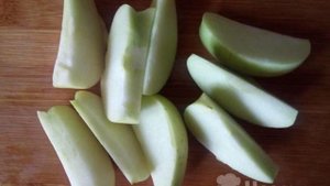 Лимонад из яблок, сливы и мяты