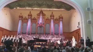 Финал отчетного концерта музыкальной школы им. Алексеева в Большом зале Московской консерватории