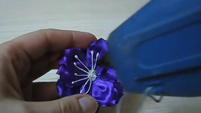 Весняні бантики канзаши. Весенние бантики своими руками. Spring bows kanzashi