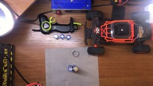 Точечная сварка аккумуляторных батарей 18650 для машинке на пульте управления