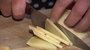 Как правильно резать сыр?