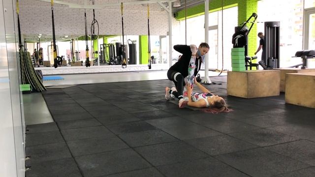 Моя первая тренировка в спортзале / ТРЕНИРОВКА по ФИТНЕСУ / Индивидуальная тренировка