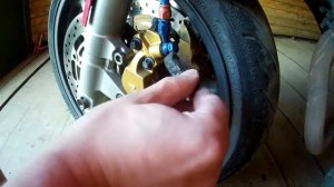 ЗАМЕНА ТОРМОЗНЫХ КОЛОДОК НА HONDA VTR 1000