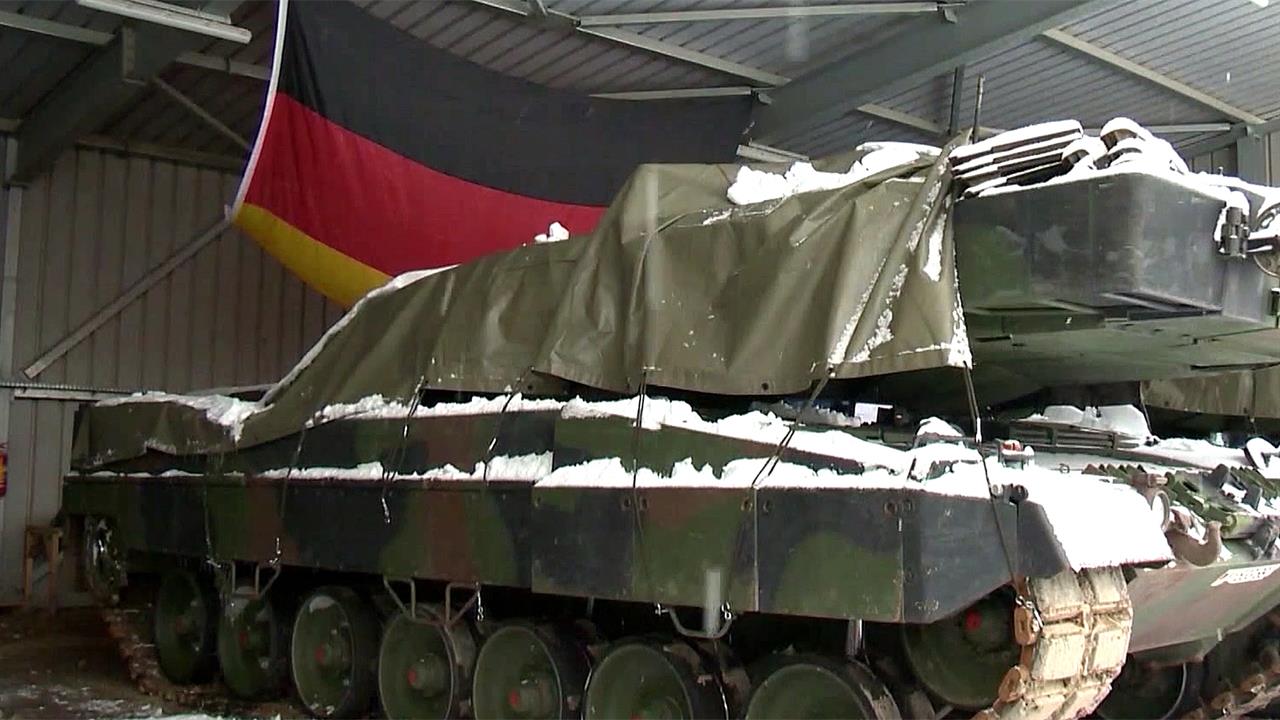Германия даст третьим странам разрешение на отправку Украине танков Leopard