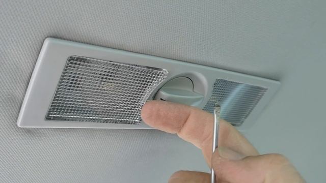 VW Touran BJ 2006 hintere Innenraumbeleuchtung wechseln смотреть онлайн