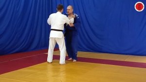 Бросок через спину с односторонним захватом (эри-сэой-наге/eri-seoi-nage)