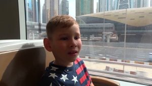 Супер Поезд или поездка на Трамвае по Железной дороге в Дубаи нашли Золотой вагон Train in dubai