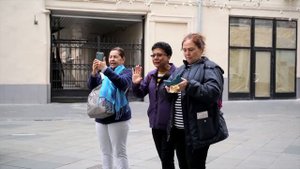 ПОЗОРИМСЯ С ВАСИЛИСОЙ // 24 ЧАСА В НАДУВНЫХ КОСТЮМАХ