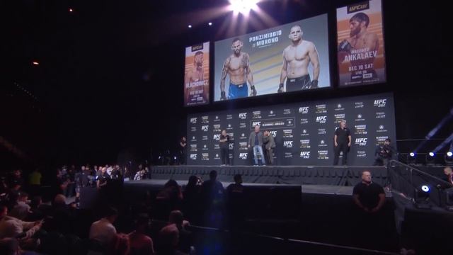 UFC 282: Битвы взглядов после пресс-конференции