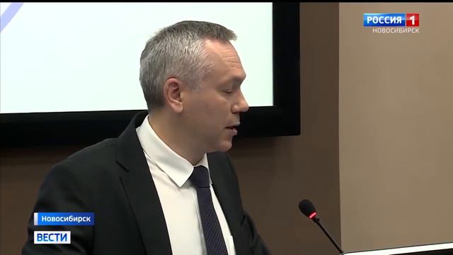 Andrey Travnikov - Presenting red diplomas to graduates of medical university 03.07.2020 смотреть онлайн