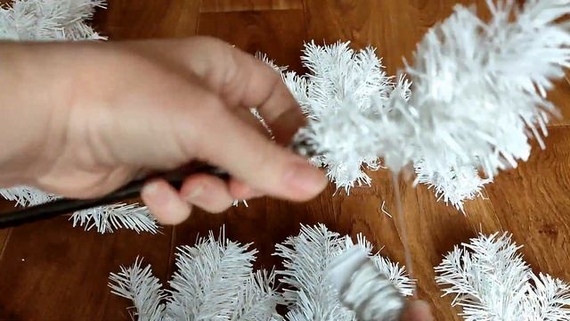 ?ПЕРЕДЕЛКА ЁЛКИ ИЗ ФИКС ПРАЙС?DIY?СДЕЛАЛА ПУШИСТУЮ КРАСАВИЦУ ИЗ ДВУХ ОБЫЧНЫХ ЁЛОК? FIXPRICE2021
