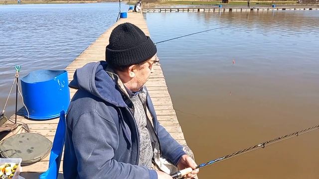 Обеденный обзор сегодняшней рыбалки !!! смотреть онлайн