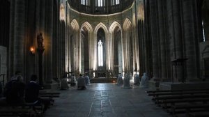 Mont Saint-Michel, prière. Мон Сен-Мишель. Молитва в аббатстве.Французский язык от Eugène Sev.