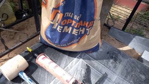 Установка тумбы на гранитное основание.