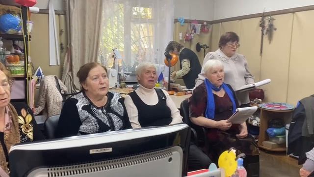 Занятие с вокальной группой «Гармония».
