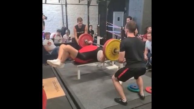 Шахтинец Геннадий Хорошаев установил очередные мировые рекорды по жиму штанги