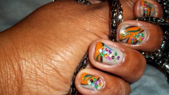 Help me out... please смотреть онлайн