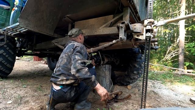 Неудачная попытка ремонта. Вездеход обездвижен. Ремонт бортового редуктора УАЗ. смотреть онлайн
