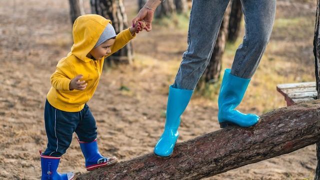 Умный мальчуган растет, нашел что ответить воспитательнице, которая постоянно требует деньги смотреть онлайн
