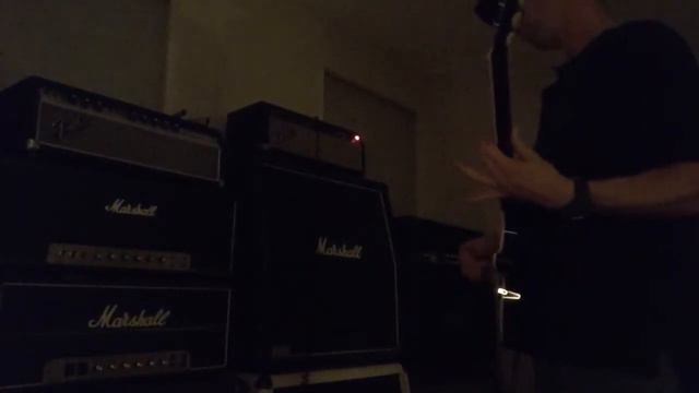 Gibson classic, 66 bassman, Marshall cab m70s and 75ts. смотреть онлайн