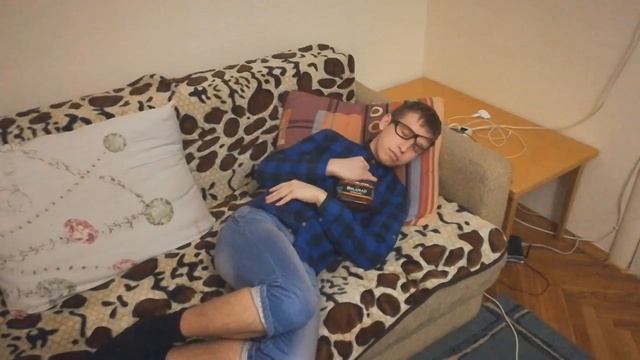 Почему так Шумно??? смотреть онлайн