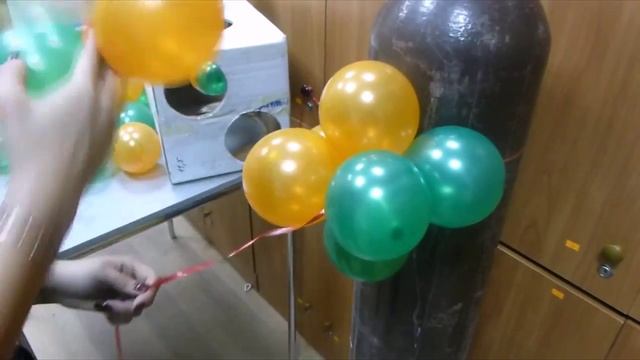 Квадратные гирлянды из двоек шаров смотреть онлайн