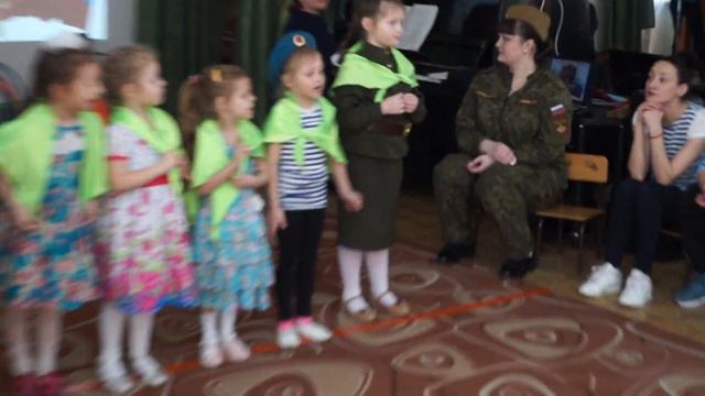 День защитника Отечества в 17-м детском саду. Бийск, 2018г. смотреть онлайн