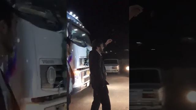 На дагестанской свадьбе жених увёз невесту в глухую ночь на тяжёлой шведской технике смотреть онлайн