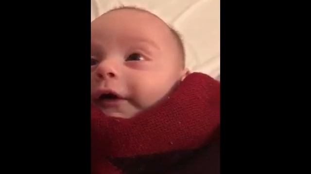 3 месяца малыш говорит с мамой. 3 month old baby talking to mom