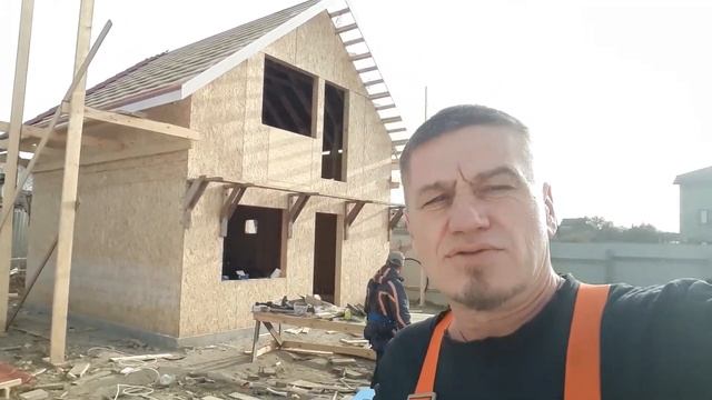 Начало монтажа металлочерепицы Гранд Лайн на крышу мансардного дома смотреть онлайн