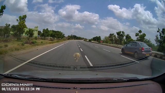 Ford freestyle Breaking system saved us from Accident!!! Captured in DDPAI mini pro Dash Camera смотреть онлайн