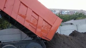 ВЫГРУЗКА ЧЕРНОЗЁМА ЗАВЕЗЛИ ЗЕМЛЮ НА УЧАСТОК