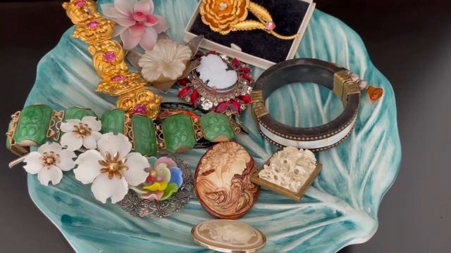 11 мая 2023 г. Украшения Бижутерия Чехословакия Винтаж Цена 10-20€ Янтарь Кулон Старые Броши смотреть онлайн