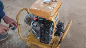 how to Ripear  Concrete vibrator Robin EY20 carburetor Clean and Vibrating Problem Solve