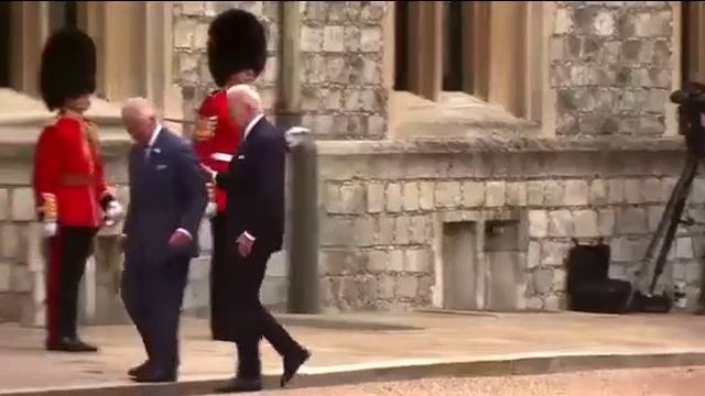 Встреча Трампа с британским королём. Байден и Король Англии. Байден с королем Карлом. Король переговоров