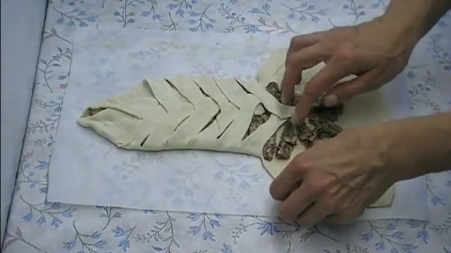 ДВА РЕЦЕПТА ИЗ ШПРОТ.ПИРОГ СО ШПРОТАМИ. КАРТОШКА ЖАРЕНАЯ С ШПРОТАМИ.