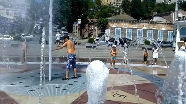 ЧМ_2018 купание в фонтане на набережной Ростов на Дону
