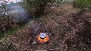 Гречка с тушенкой на костре. Самая вкусная походная еда.