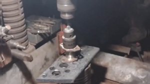 Точно по центру. Идеальные отверстия в болтах.