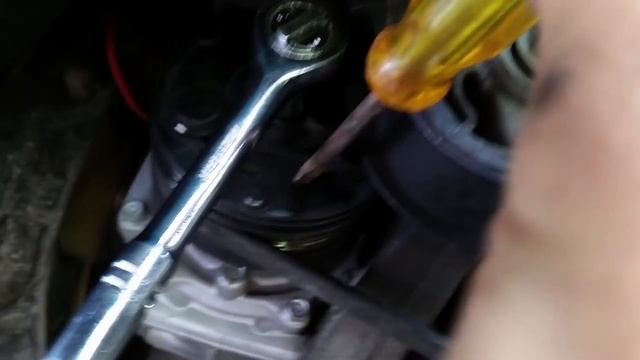 TEMPORARY AC fix on 98 Honda Civic by removing AC Clutch shim смотреть онлайн