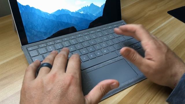 2017 Surface Pro Intel Core i5 128GB SSD 8GB RAM Review: Still the Best 2 in 1 смотреть онлайн