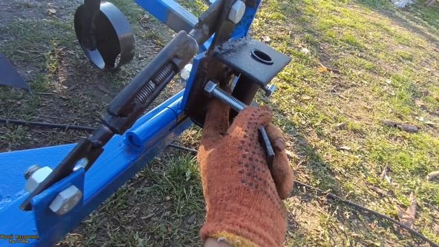 ДОРАБОТКИ ДВУХКОРПУСНОГО ПЛУГА ( ПОЛТАВА ) ДО МОТОБЛОКА / UPDATES OF THE PLOW TO MOTOR-BLOCK смотреть онлайн