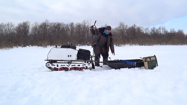 Вот! Родная стихия для мотособаки. Для чего нужен мотобуксировщик и как он едет. Ответ в этом видео смотреть онлайн
