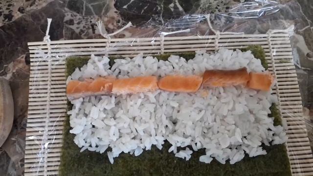 СУШИ/РОЛЛЫ готовлю ПЕРВЫЙ РАЗ В ЖИЗНИ?ЧТО нужно купить для ПРИГОТОВЛЕНИЙ СУШИ в домашних условиях??