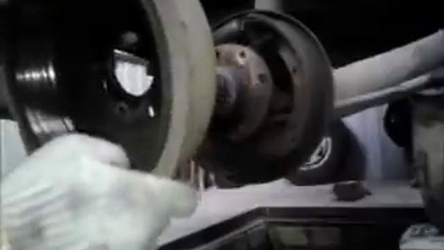 Как правильно поменять задние тормозные колодки ВАЗ-08,09,10 смотреть онлайн