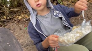 Сделали удочки из палки,и пошли на рыбалочку☺️😃#рыбалка#раки