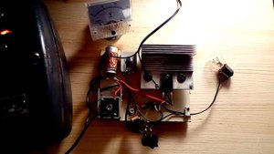 Регулируемый блок питания на LM317 и одном транзисторе