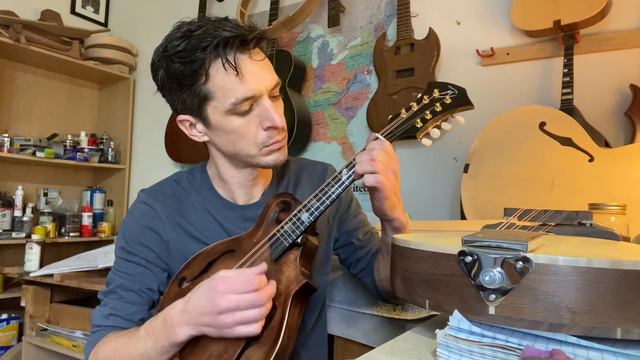 Dubova Mandolin Sound Comparison смотреть онлайн