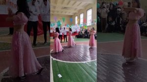 танец 10го класса на осенний балл